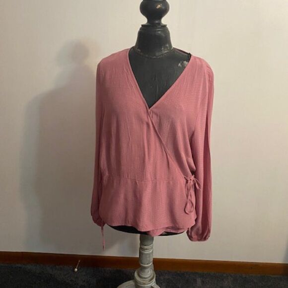 H & M Jacquard Weave wrap over top, size 18 - Picture 2 of 4